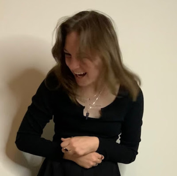 Meet your Posher, Vella - Picture 1 of 1